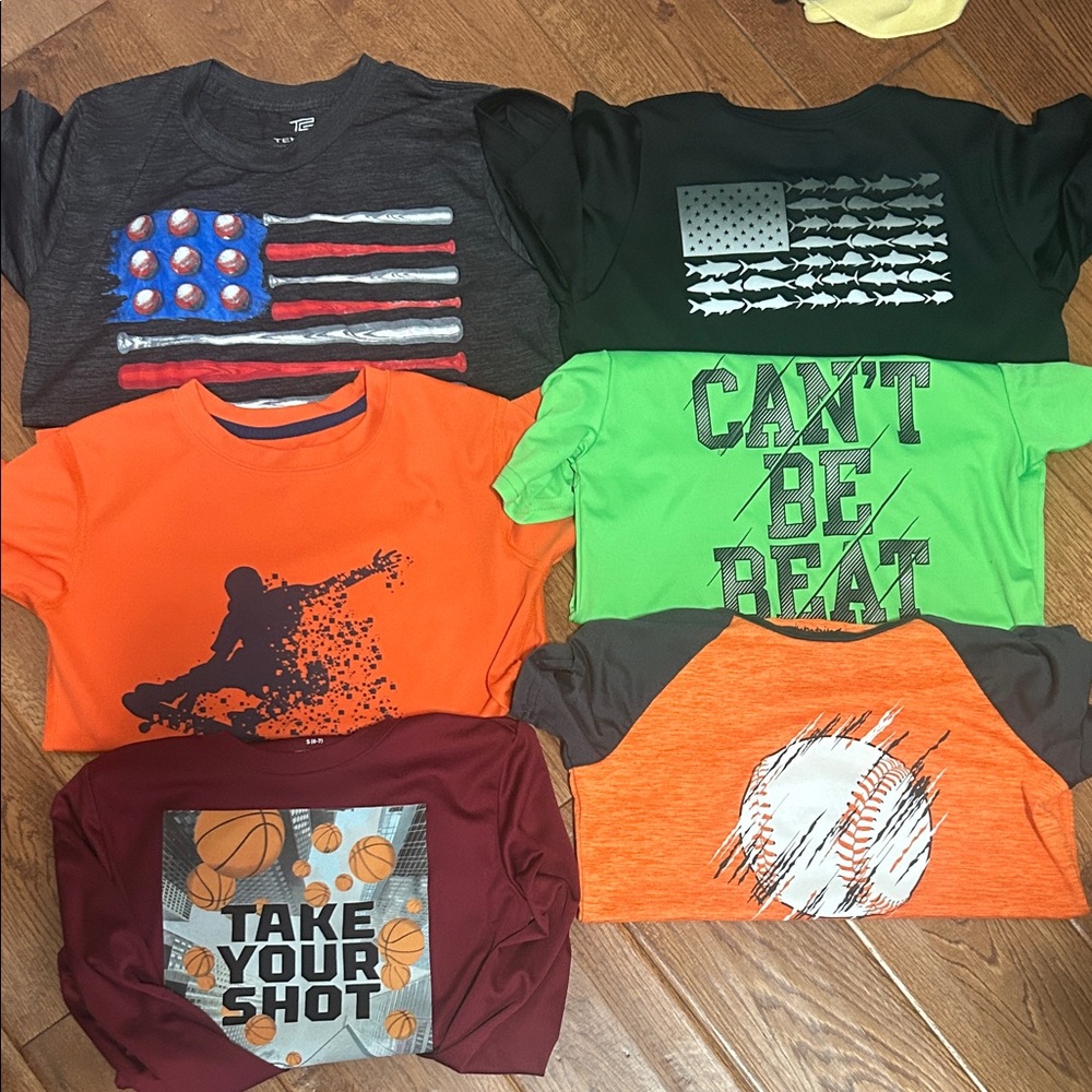 6 assorted Boys' Graphic T-Shirts